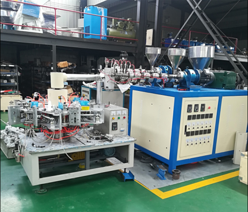 六模轉盤式高阻隔吹塑機