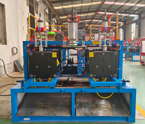 灑水壺吹塑機(jī)