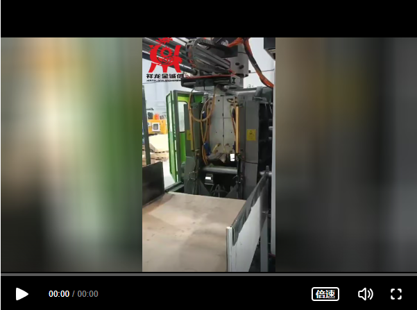 迪拜客戶30升儲料缸吹塑機(jī)